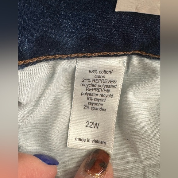 M Jeans by Maurices High Rise Capris 21” Skinny Capri 22W Super Stretch - Picture 7 of 10